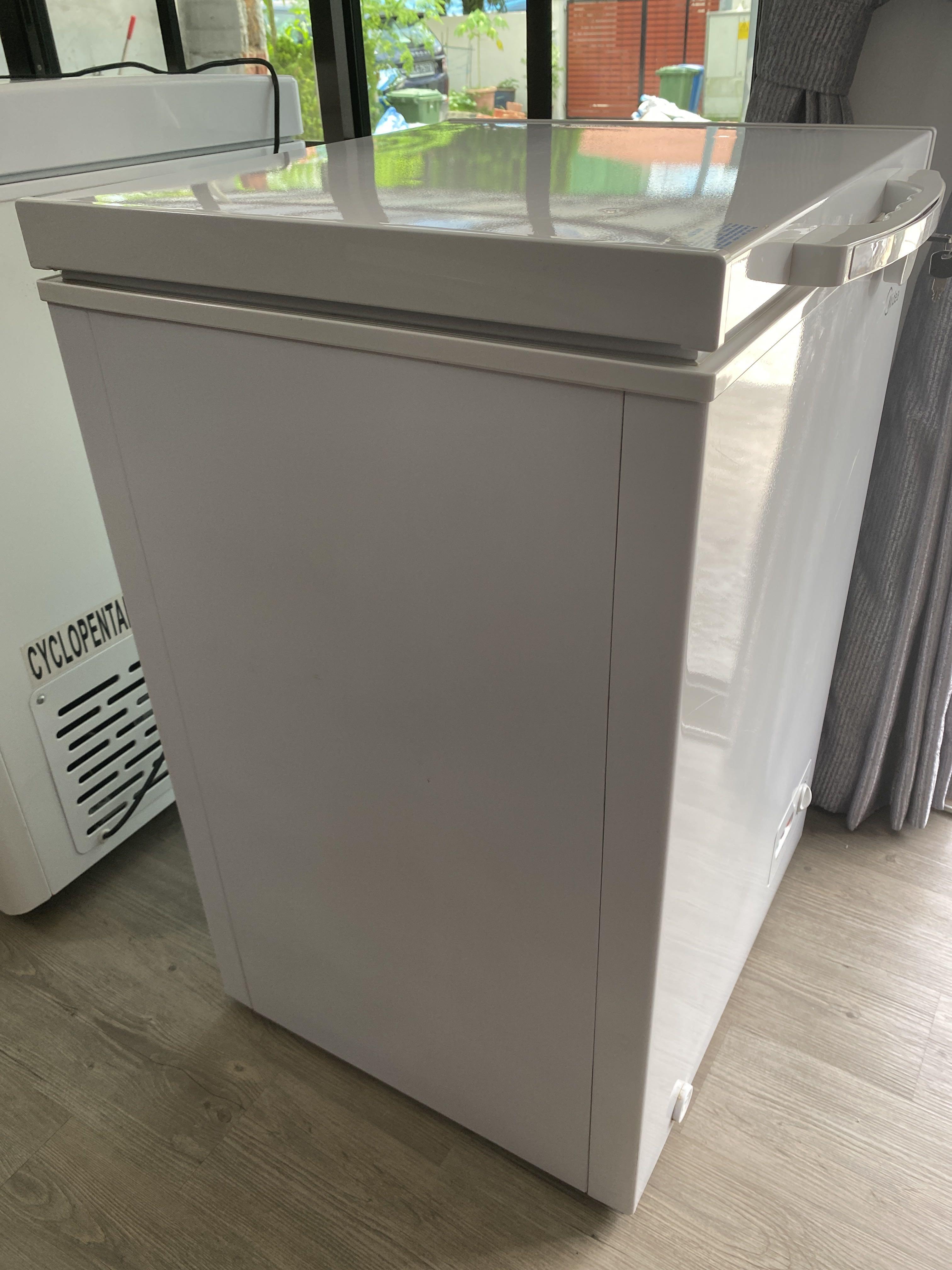 Midea Chest Freezer MCF129W, TV & Home Appliances, Kitchen Appliances