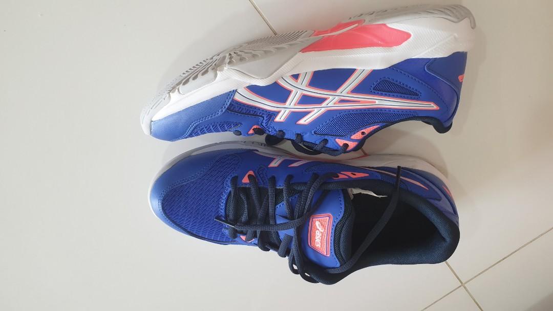 gel rocket 8 badminton