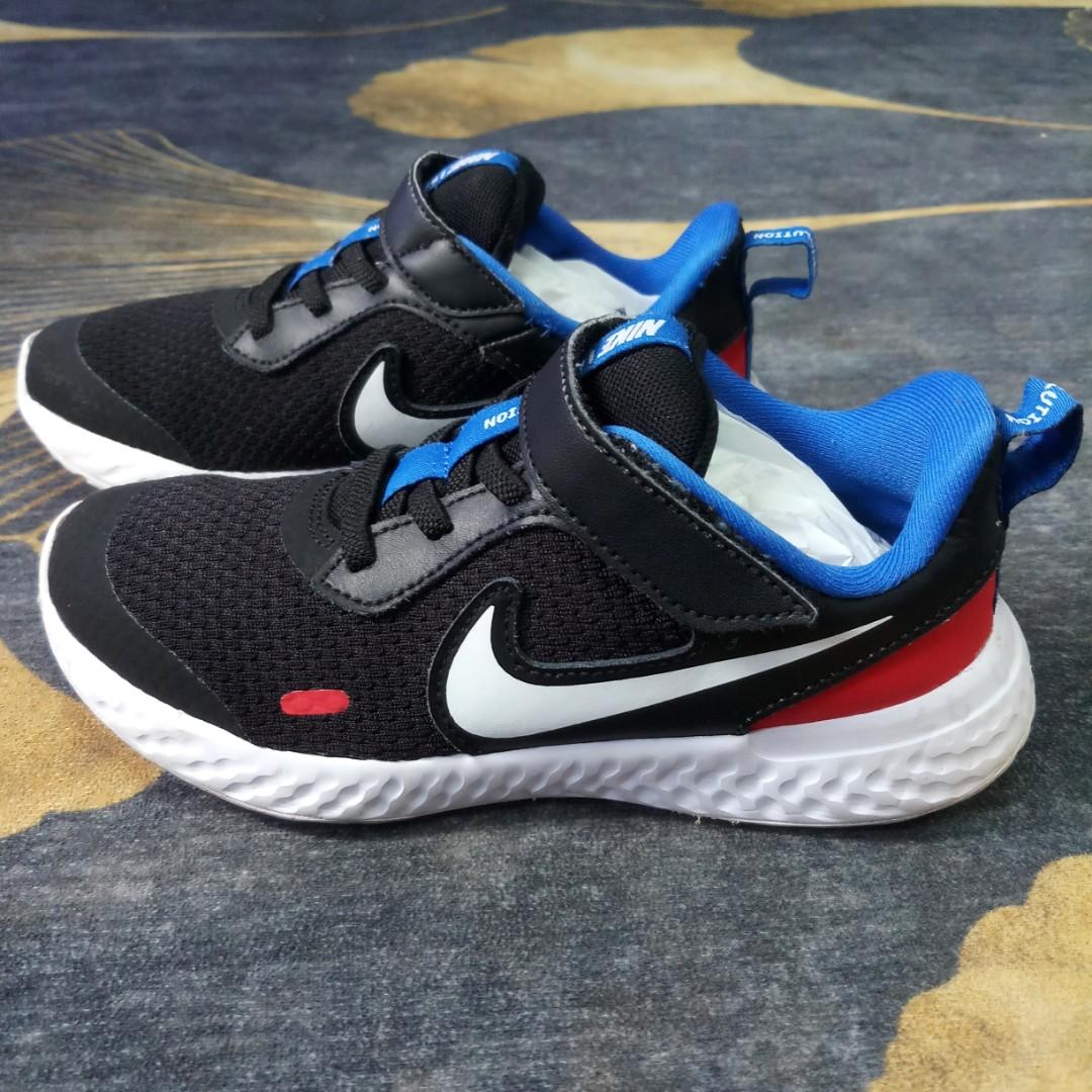 Nike revolution 5 shop kids