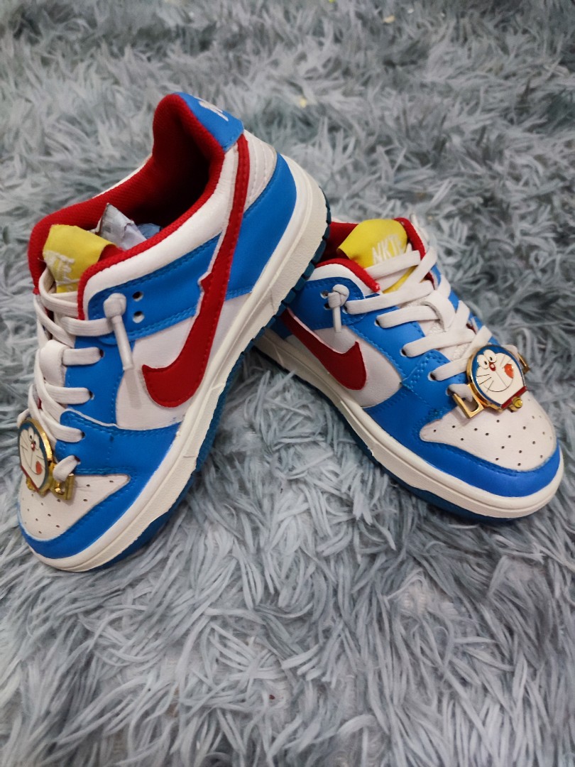 doraemon nike sb