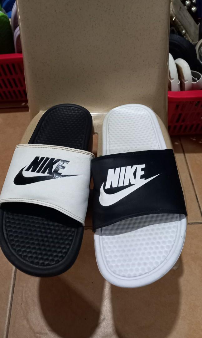 mismatch nike slides