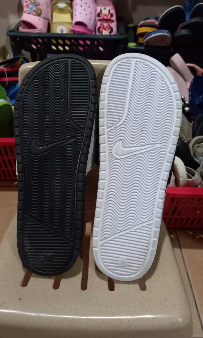 mismatch nike slides