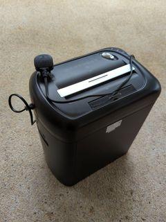 Paper and CD shredder