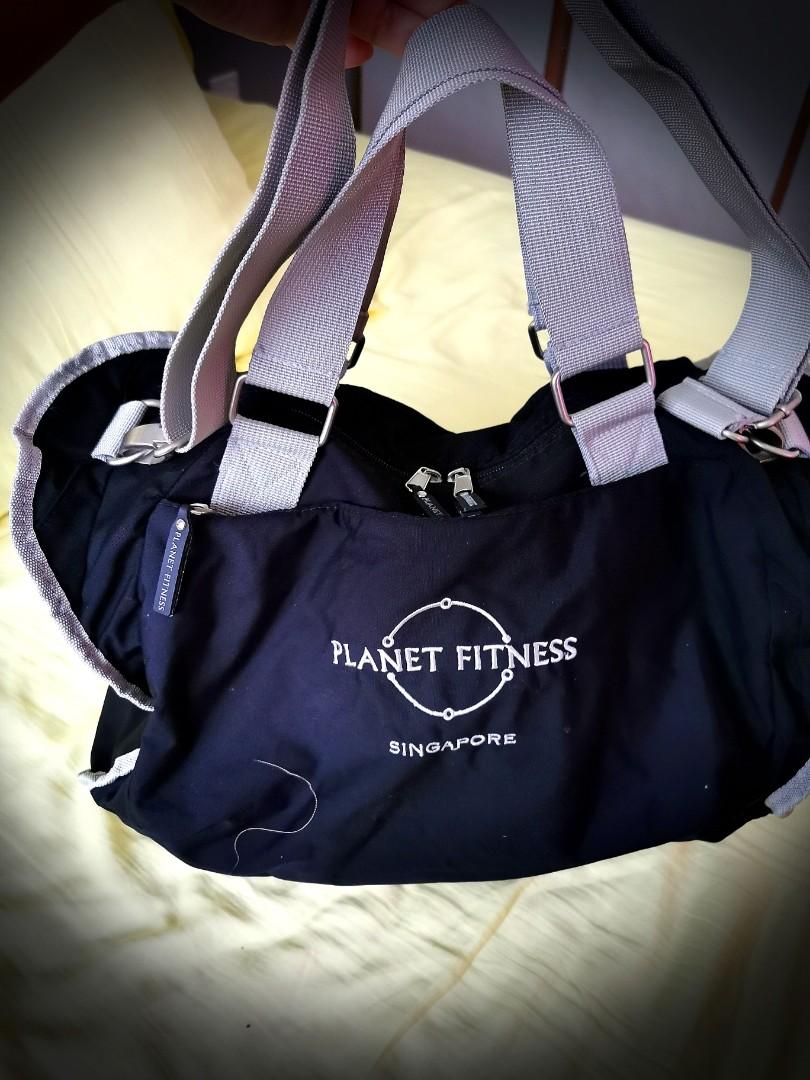 Planet fitness hotsell gym bag free
