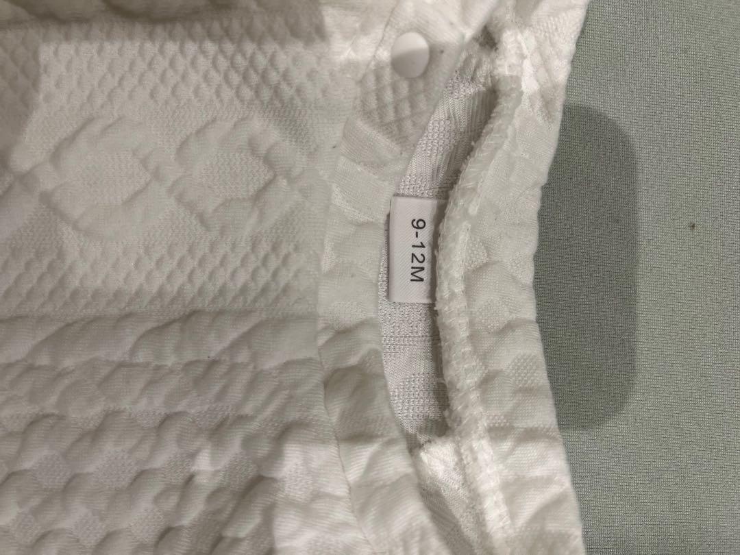 pyjamas (Category: Babies & Kids Fashion) located in Kuala Lumpur. Submitted by chloe127 (Listing ID 1154299766, Image 3). Description: Condition :almost new ,only wear 1 time. Reason to sale: size not suitable Size:9-12mth Color :white .
