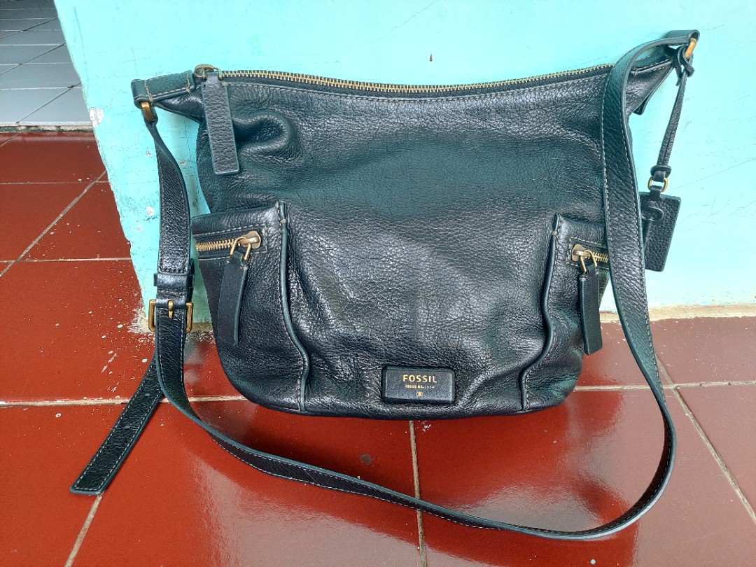 Fossil hotsell emerson hobo