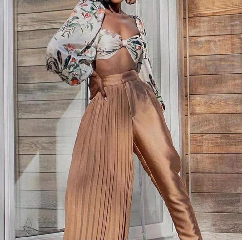 Matching crop top and pants set top