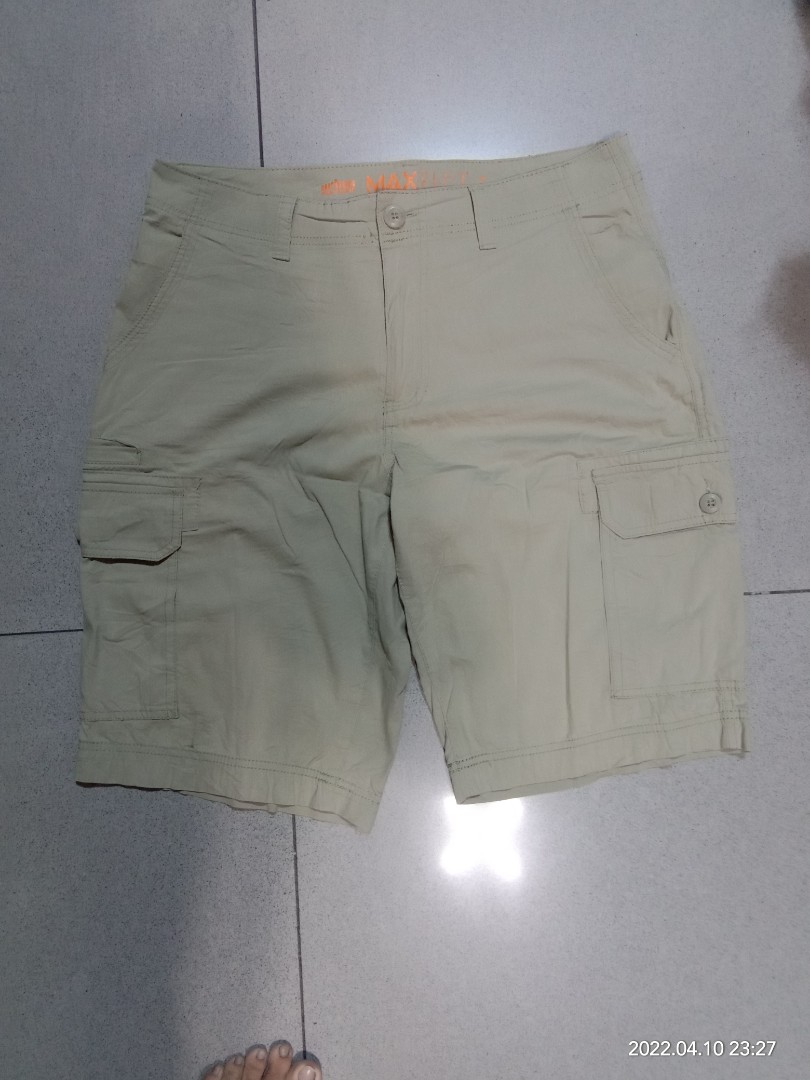 Urban pipeline cargo shorts size 33 