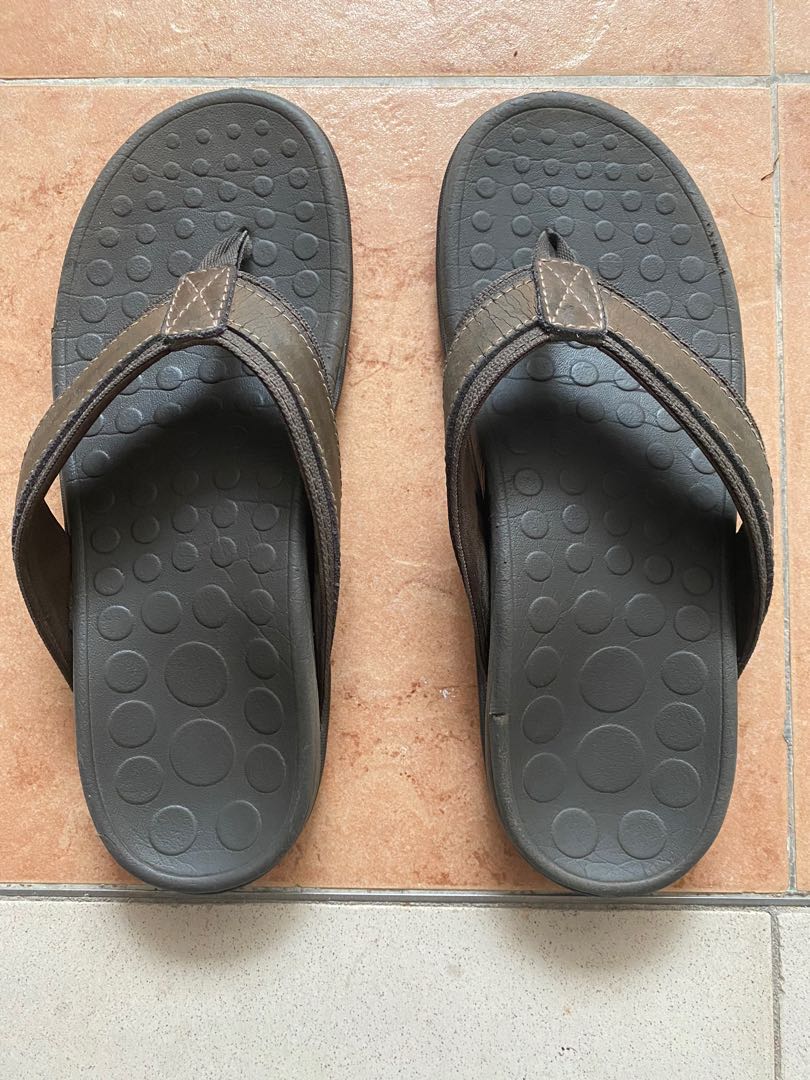 Vionic pleasant hot sale slippers