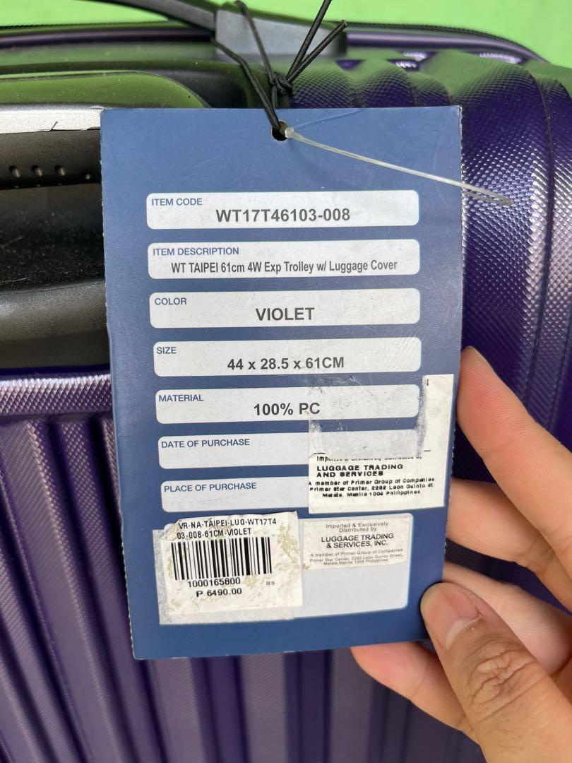 WORLD TRAVELLER LUGGAGE MEDIUM, Hobbies & Toys, Travel, Luggage on