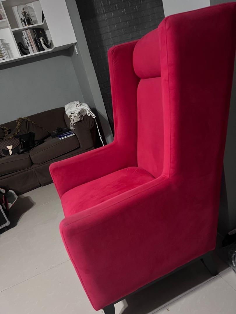 Accent chair (Category: Sofas) located in Manila. Submitted by praisedtoyoulord (Listing ID 1154506164, Image 2). Description: Accent chair in color red very good condition bought in OUR HOME MOA.