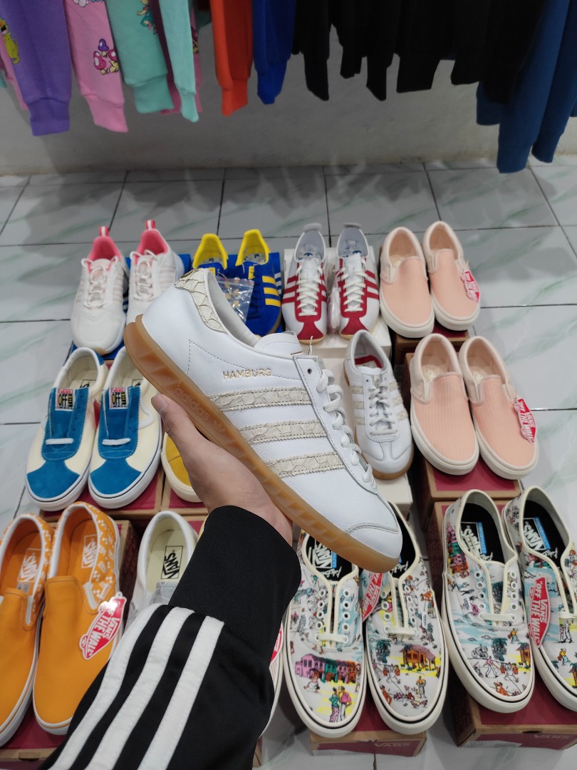 Adidas Originals Hamburg Fish Market, Fesyen Pria, Sepatu , Sneakers di