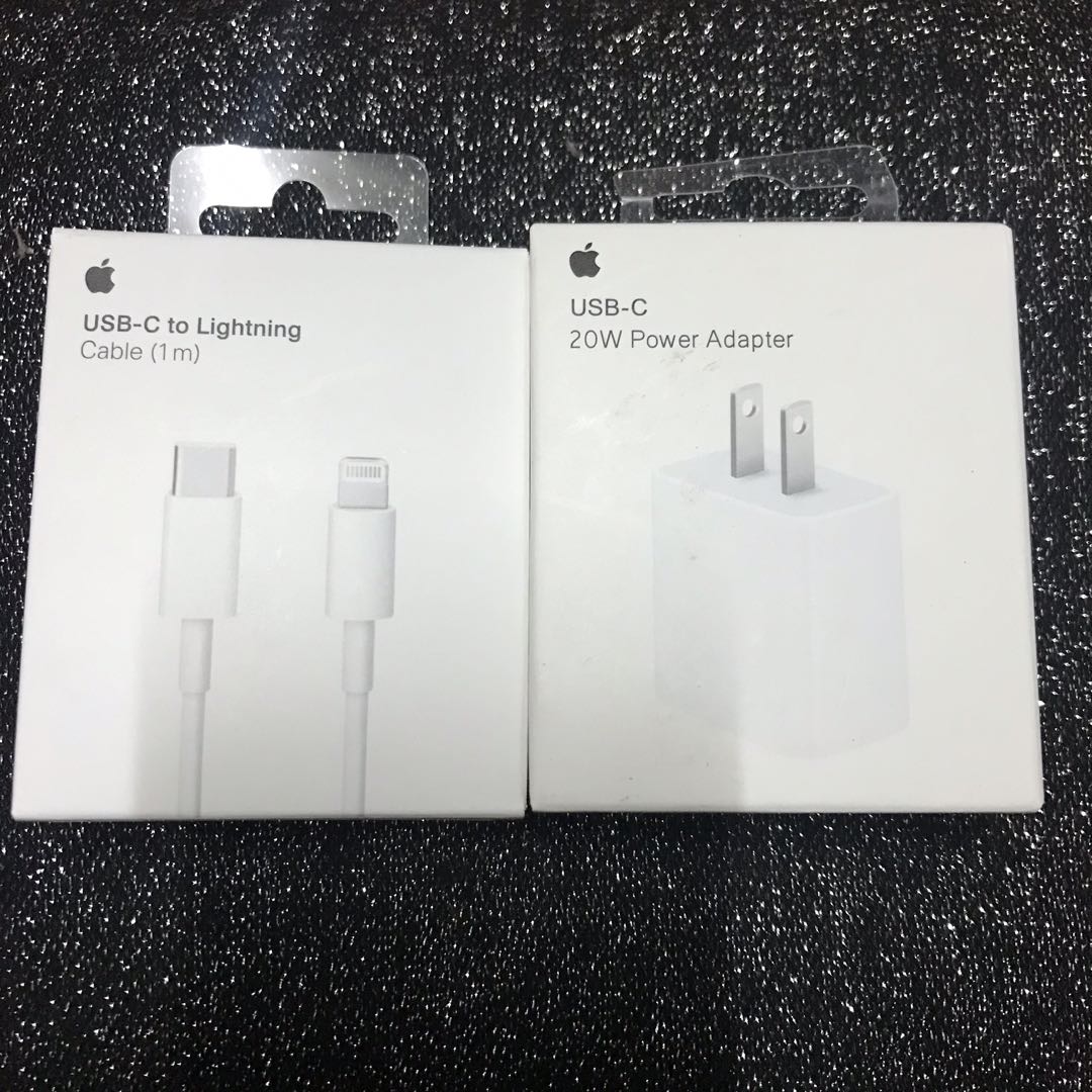 Apple iPhone Charger 20 watts adapter and Usb c to Lightning cable