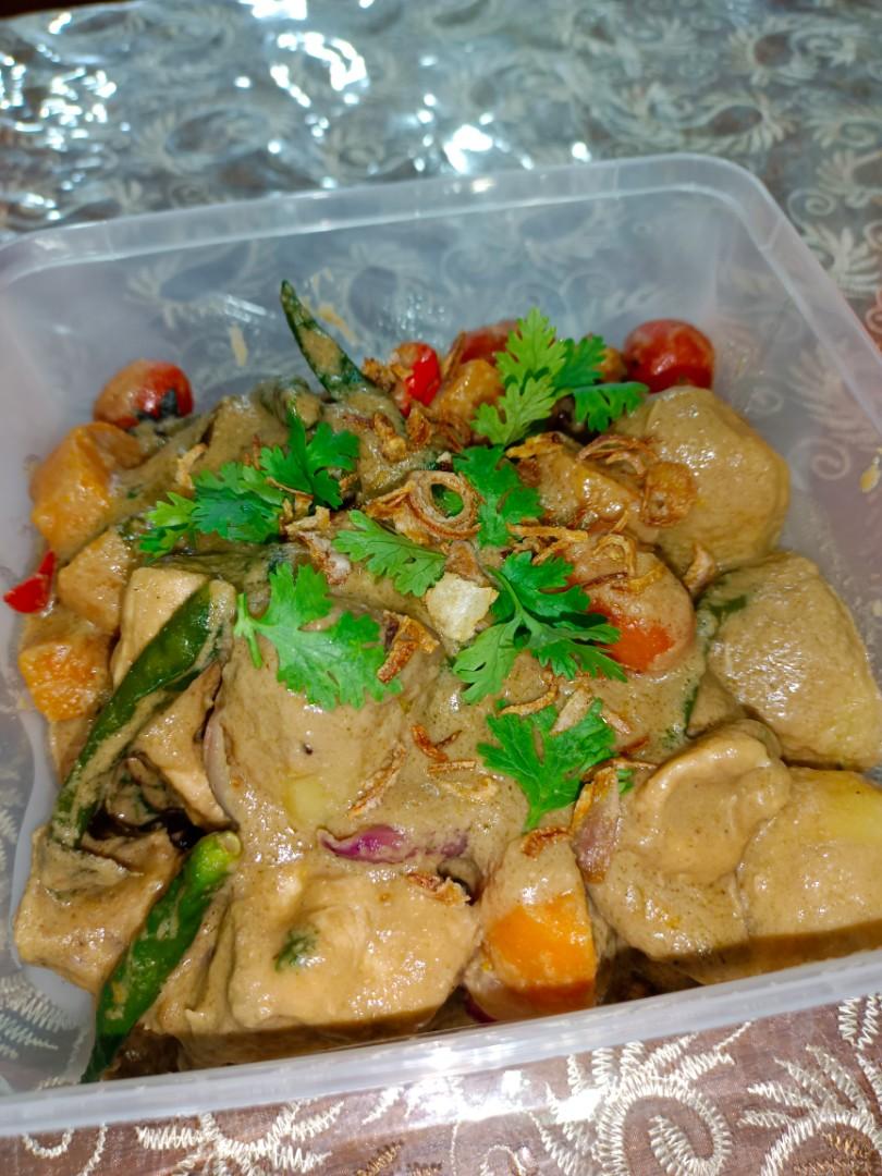 Ayam Kurma Ayam Masak Kurma Daging Kurma Food Drinks Local Eats On Carousell