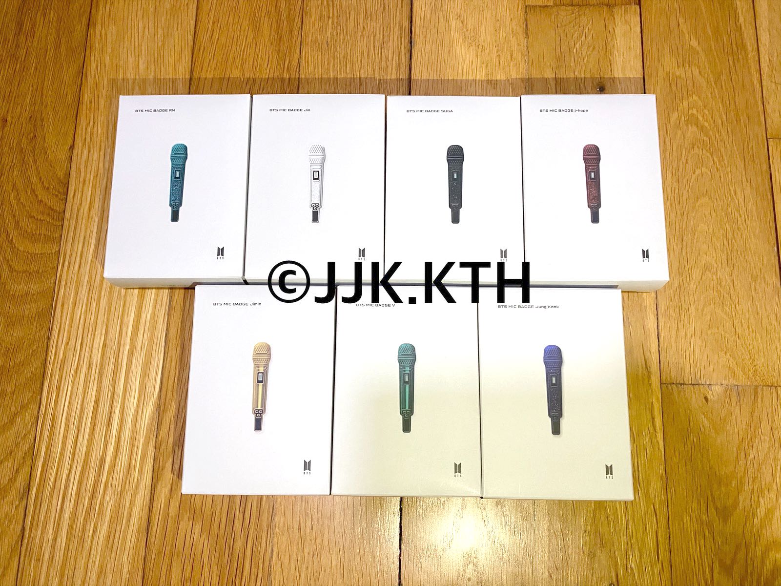 BTS mic badge hybe museum photocard official goods, Hobbies & Toys