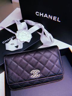 (Category: ) located in . Submitted by SGLuxuryCouture (Listing ID 1154433261, Image 1). Description: .