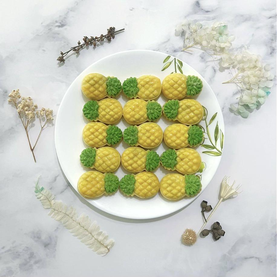 Pineapple Tart with Parmesan Cheese, Food & Drinks, Homemade Bakes on Carousell