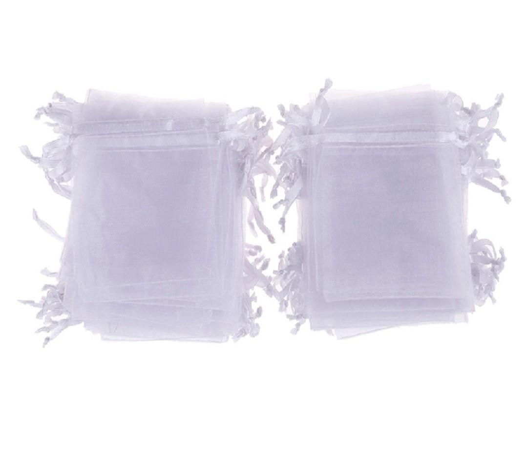 Drawstring Pouch (Category: Belt bags, Clutches and Pouches) located in Singapore. Submitted by avilamart (Listing ID 1154557676, Image 4). Description: 1st pic: ❌SOLD OUT Khaki color natural burlap linen drawstring pouch Size 7cm x 9cm 10pcs $5.00 50pcs $23.00 2nd & 3rd pic : Organza drawstring pouch colour : White / Silver size : 7cm × 9cm 10pcs $2.00 50pcs $9.00 Normal Mail: $1.50 Smartpac : $3.50 (tracking).