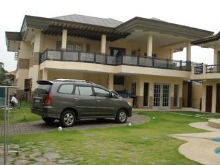 ８BEDROOM LUXURY HOUSE WITH BIG LOT / MARCOS HWY (FRONT OF SM CITY MASINAG) 