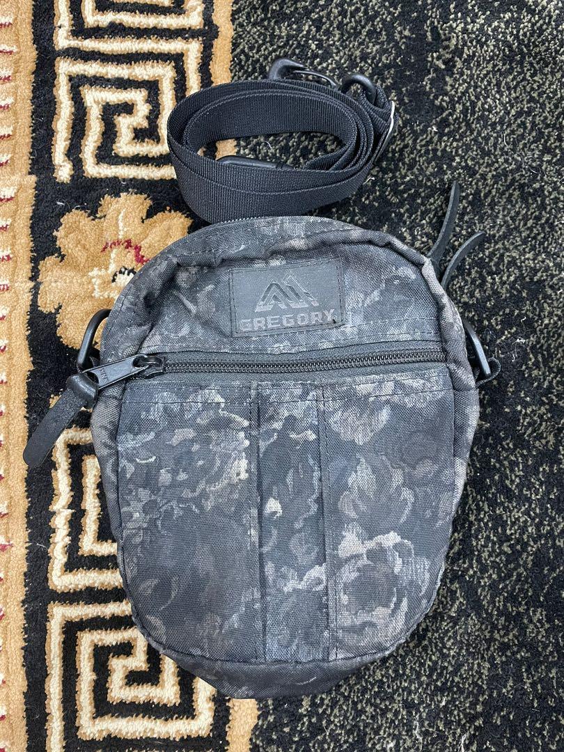 Gregory (Category: Sling Bags) located in Ayer Keroh. Submitted by prelovedstore27 (Listing ID 1154449210, Image 1). Description: Gregory sling bag Size M Condition 9/10.
