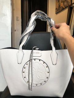 GUESS PEARL WHITE LEATHER TOTE BAG