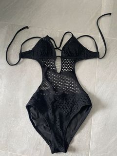 (Category: ) located in . Submitted by wardrobedeclutteer (Listing ID 1154448093, Image 1). Description: .