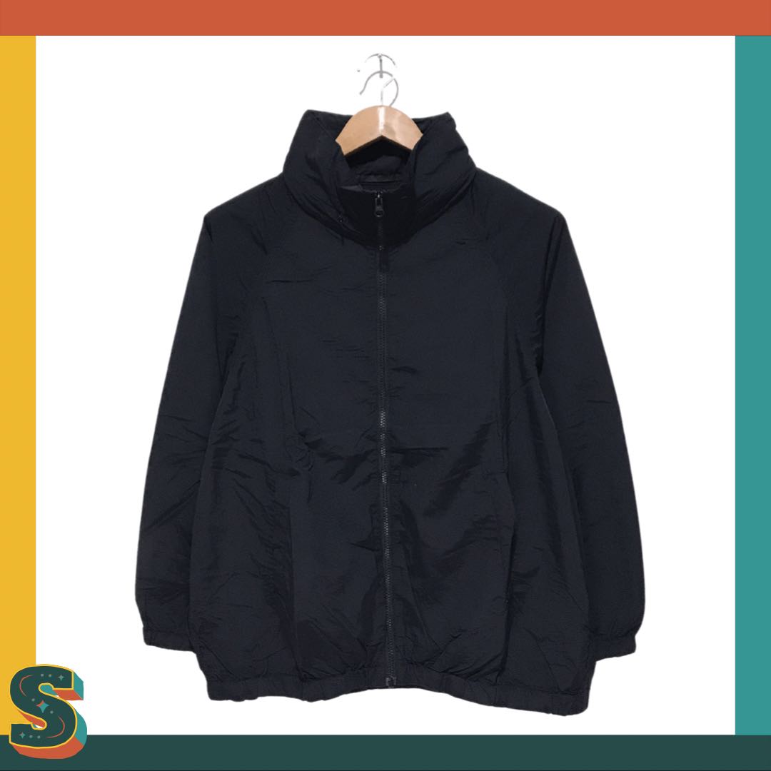 Jaket running hotsell uniqlo