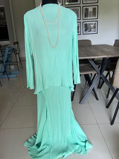 (Category: ) located in . Submitted by closet.atelier (Listing ID 1154401318, Image 1). Description: .
