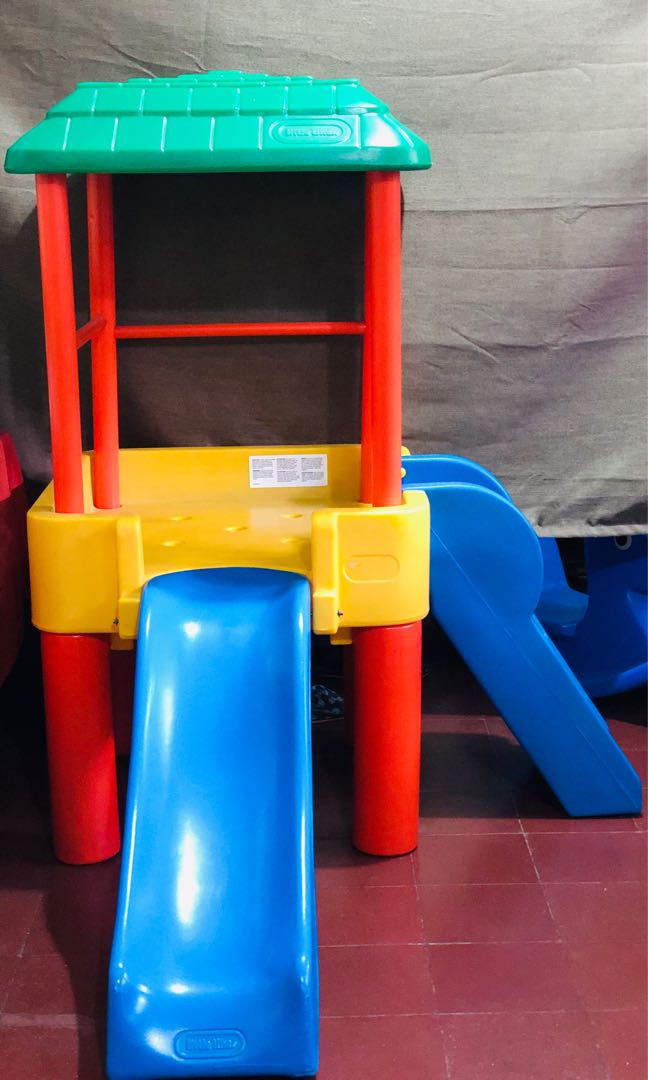 Little tikes tree house hot sale slide