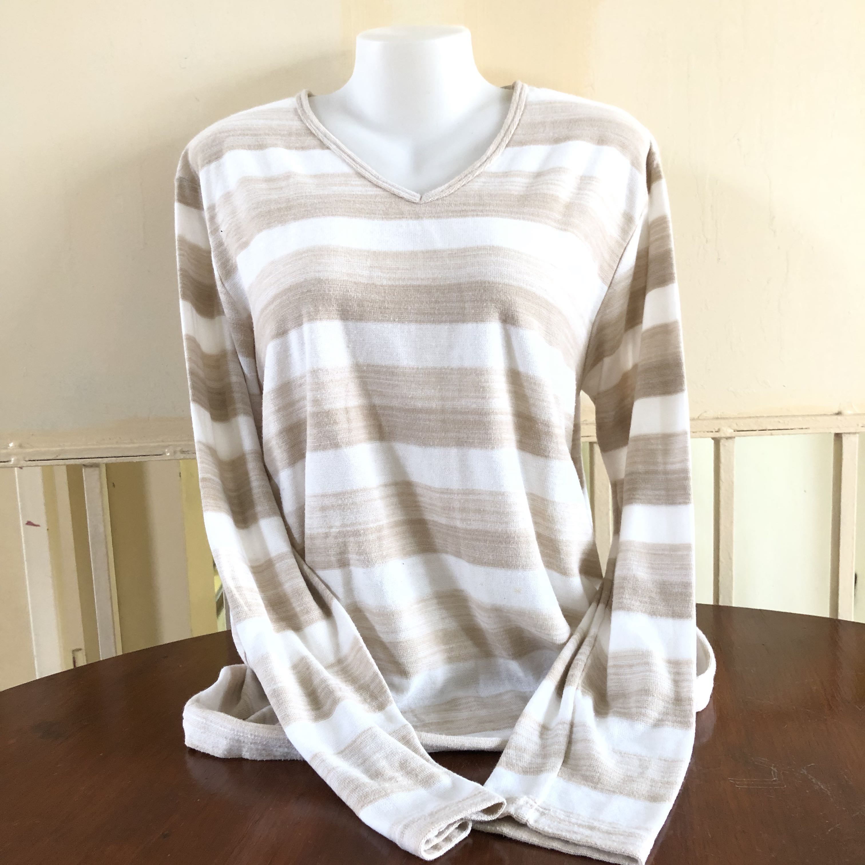 Mossimo WOMEN V-neck Long Sleeve T 