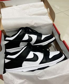 (Category: ) located in . Submitted by sneaker_collection (Listing ID 1154530776, Image 1). Description: .