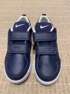 Nike kids trainers (navy color)