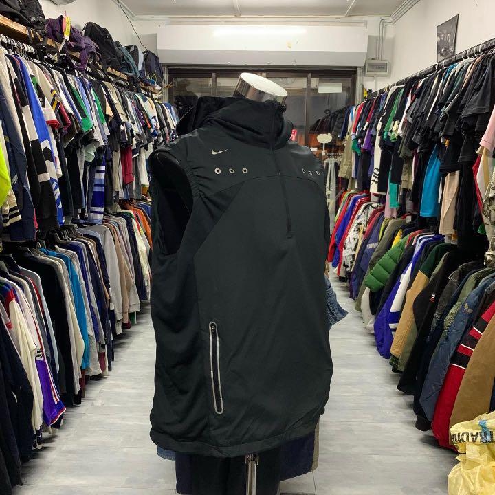 Nike sleeveless windbreaker on sale