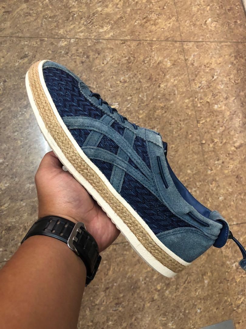 Asics delegation light hot sale