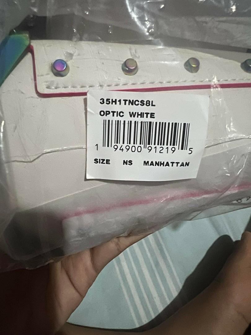 ORIGINAL MK NEON WHITE MANHATTAN (Category: Luxury Bags & Wallets) located in Caloocan City. Submitted by lux_sellier (Listing ID 1154556177, Image 3). Description: 37,000 Originally Sold the black one for 15k Used thrice Mk White neon manhattan bag brand new with reciept and tag and care card From Canada also available in black color (sold) just pm if there's any other question regarding the bags, feel free to dm <3.