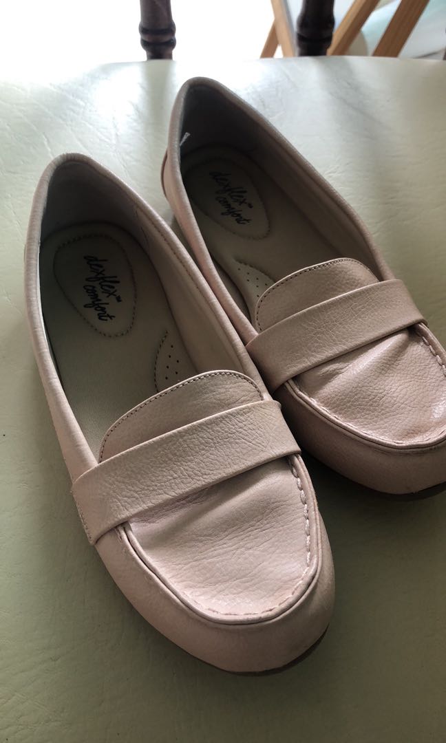 Payless Dexflex Comfort size 6 driving moc blush color flat shoes