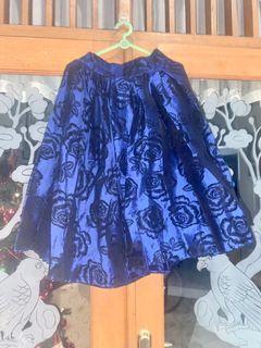 ROK PESTA VINTAGE BUNGA BLUE BLACK JACQUARD