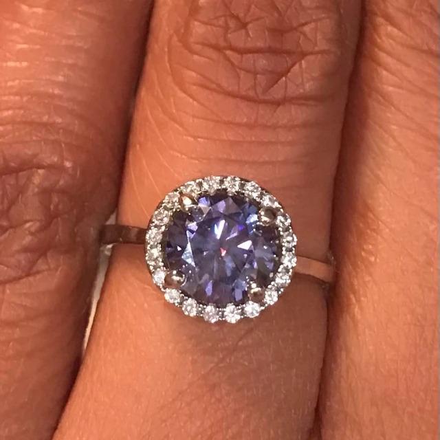 Very moissanite discount
