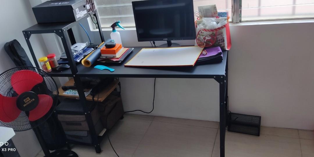 Rytdesk computer store table