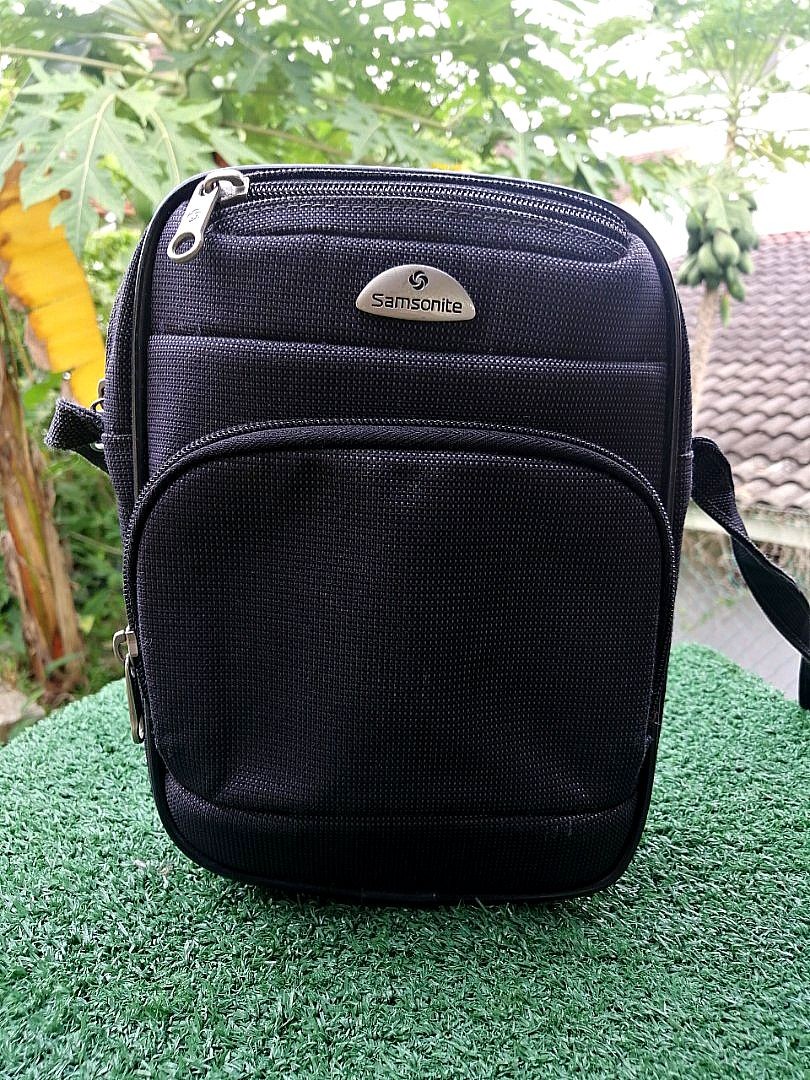 SAMSONITE SLING BAGS, Men's Fashion 