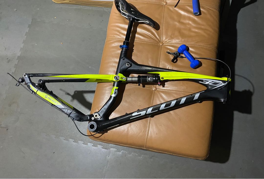 Scott spark hot sale 30 carbon