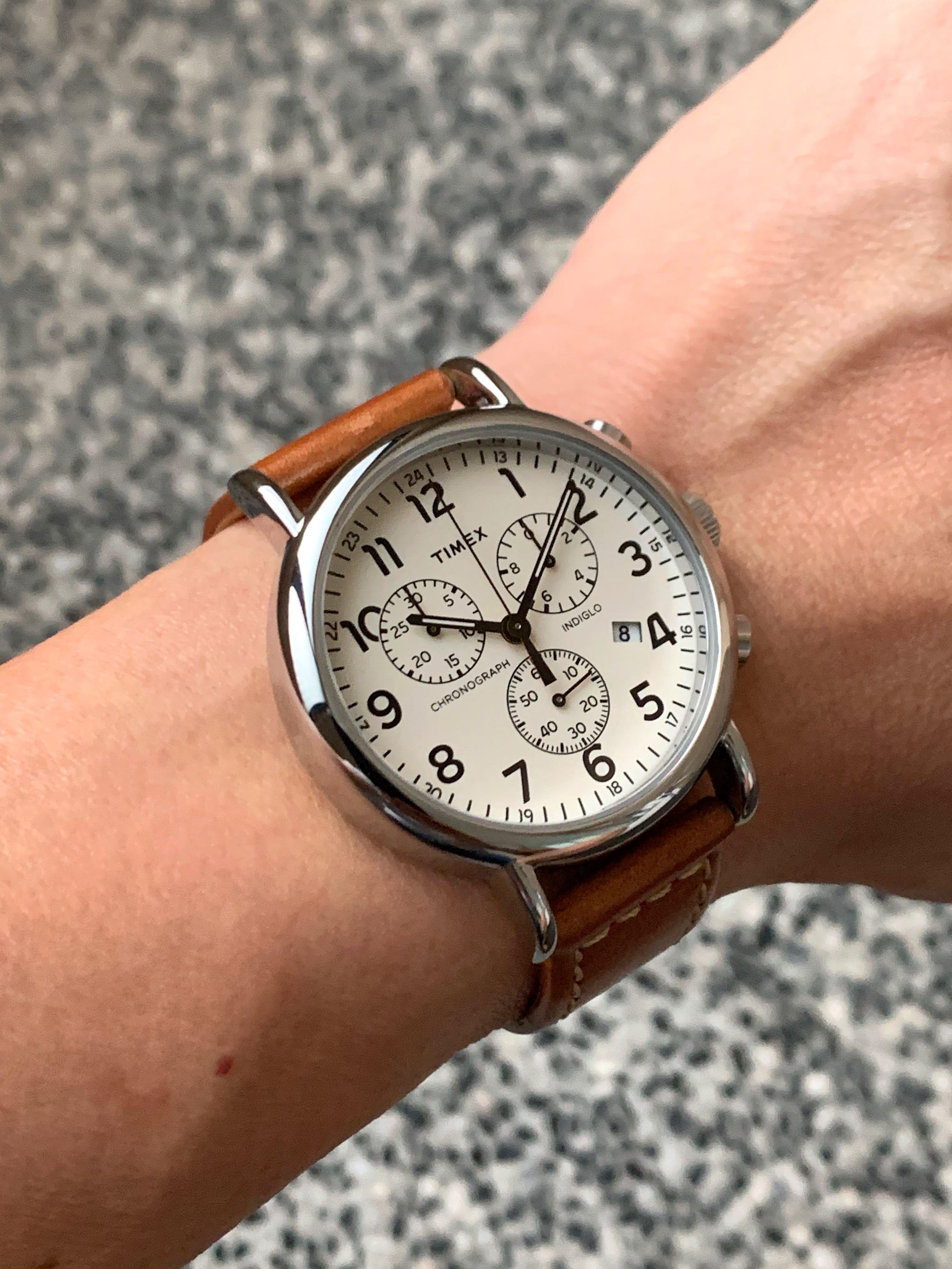 Timex Weekender Chronograph Indiglo Quartz Watch Leather Strap with Indiglo  backlight 9/10 Condition, Men's Fashion, Watches & Accessories, Watches on  Carousell