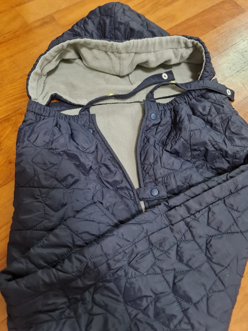 Uniqlo 2 Way Blanket (color Navy / baby / stroller), Babies & Kids