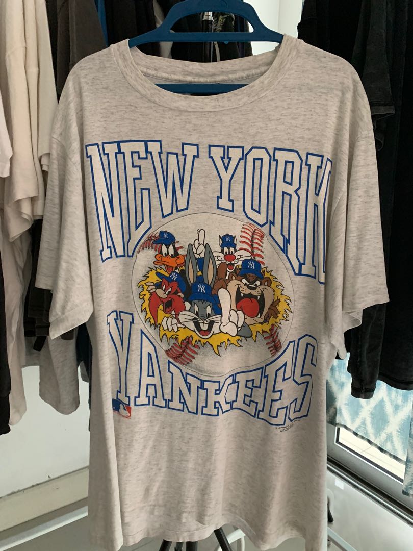 Vintage MLB New York Yankees Looney Tunes T-Shirt, New York