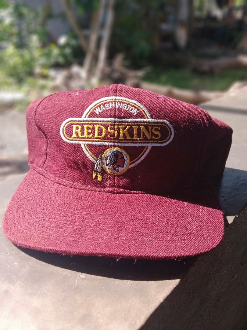 Washington Redskin Round logo Vintage hat Men s Fashion Watches