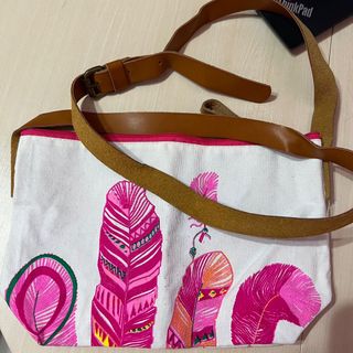 (Category: ) located in . Submitted by thewwardrobe (Listing ID 1154713000, Image 1). Description: .