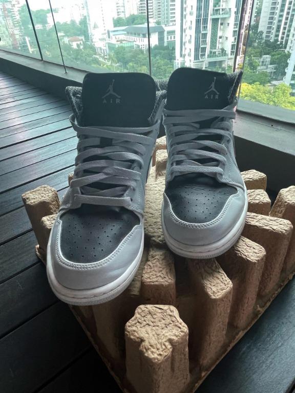 Jordan 1 mid sales pure platinum metallic silver