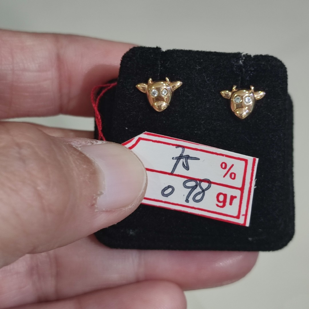 Anting emas 75 kepala sapi, Barang Mewah, Aksesoris di Carousell