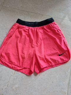 Nike shorts small, Women's Fashion 