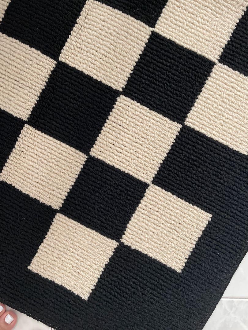 Black and white checkered door / house mat, Mobile Phones & Gadgets